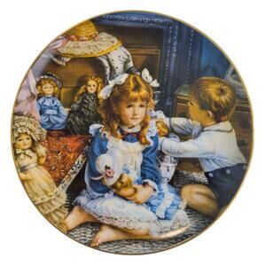 Reco 1988 "Grandma's Trunk" by Sandra Kuck Plate 9" with COA & Box #2389VGT